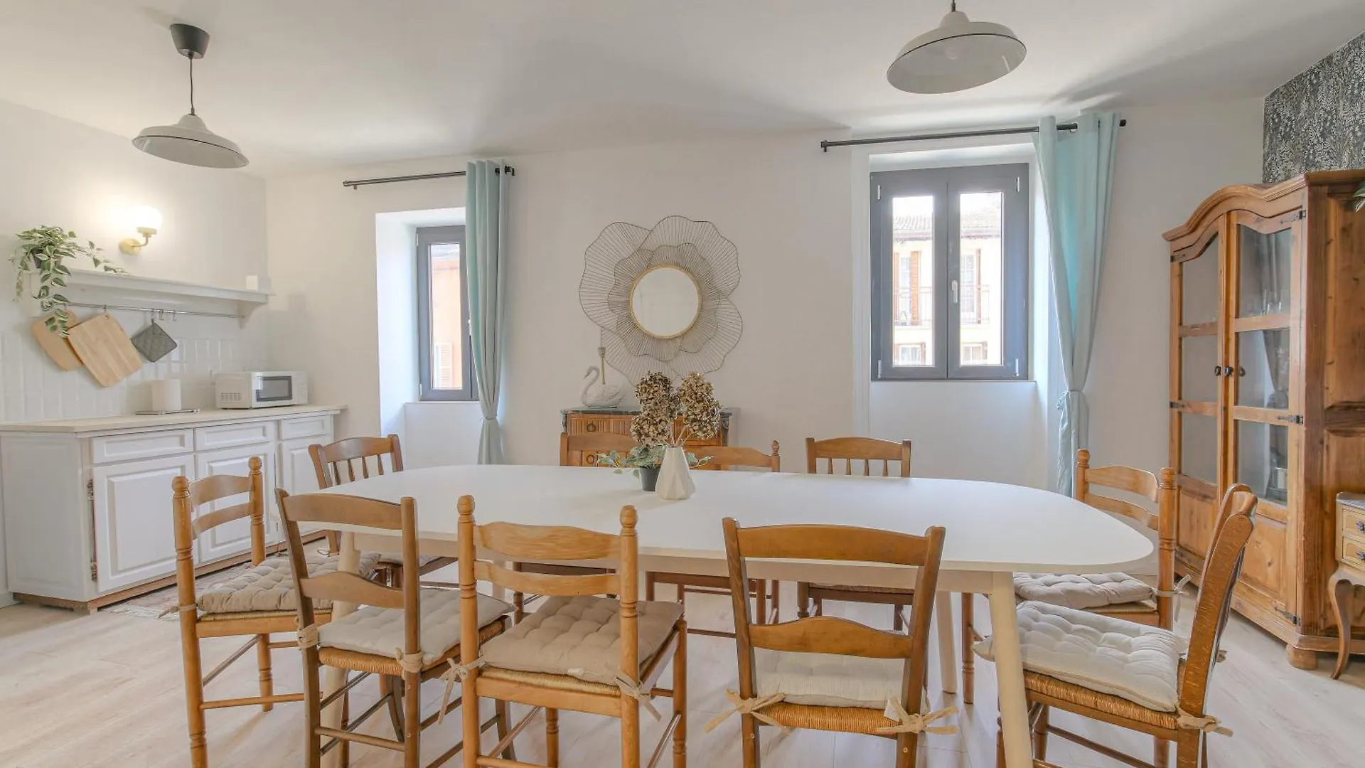 Gite La Terrasse, 4 Chambres, 10 Pers, Centre Ville Lagnieu Ferienhaus